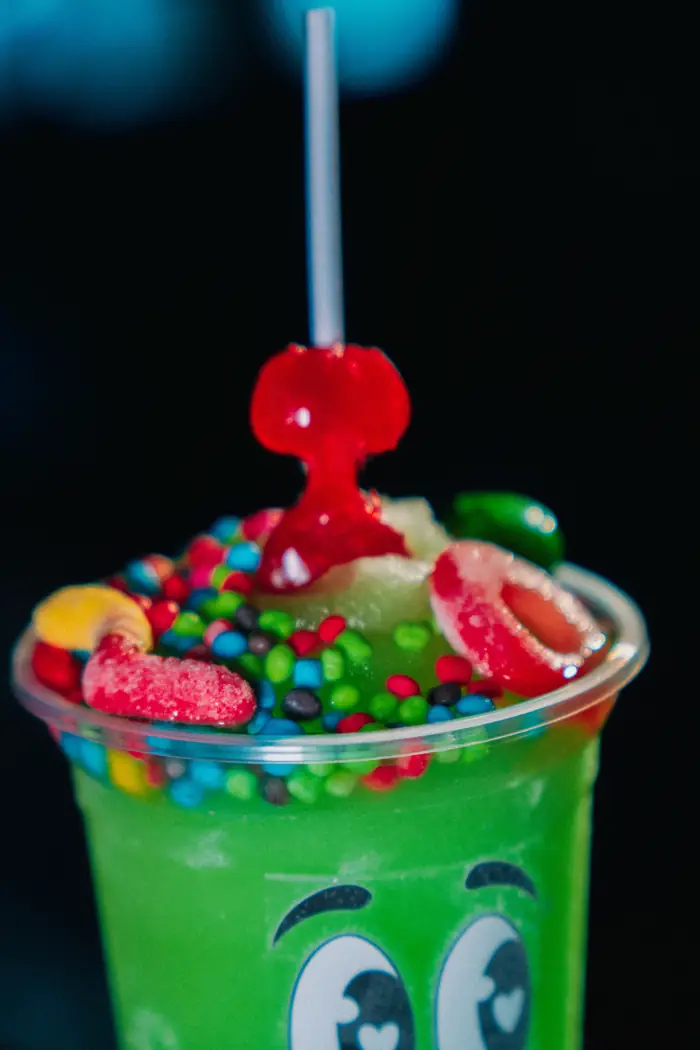 Granizado verde con dulces